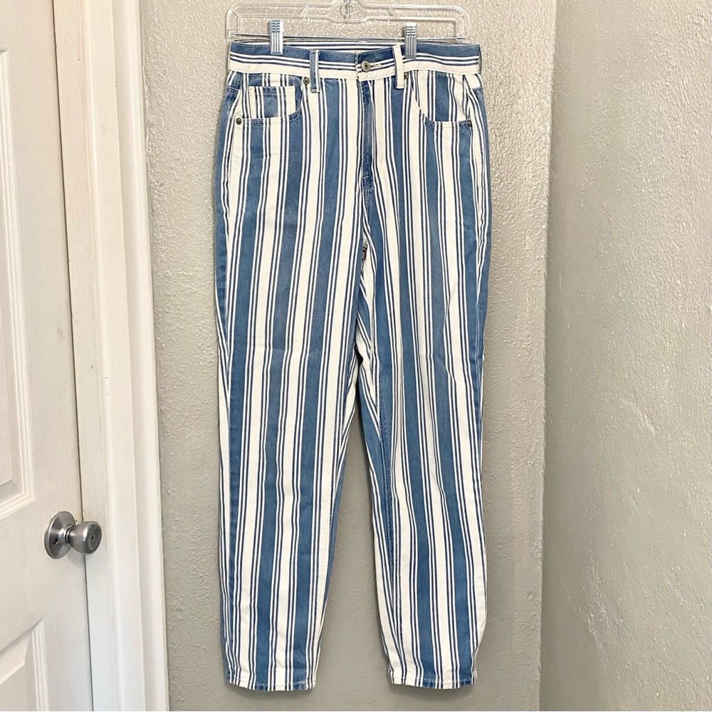 American Eagle Mom Jeans